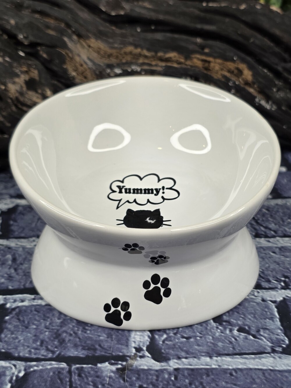 YHY Raised Tilted Ceramic Cat Bowl with Paw Prints & “Yummy!” Design
